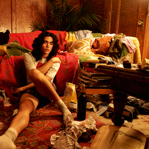 美女裸体㊙️撒尿偷拍
