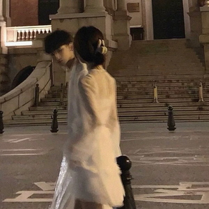 美女裸体㊙️撒尿偷拍
